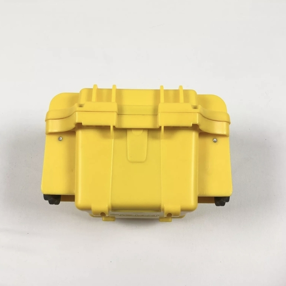 Brand New Invicta Single Slot Resistant Yellow Collector Diver Case Watch Box - Picture 7 of 7